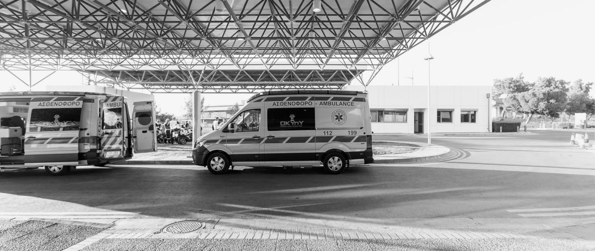 Κατήγγειλε ότι τον απήγαγαν, τον ξυλοκόπησαν και τον μαχαίρωσαν 24χρονος Τ/κ-Τον θεωρούσαν υπεύθυνο για κλοπές σκύλων, φέρει πολλαπλά τραύματα