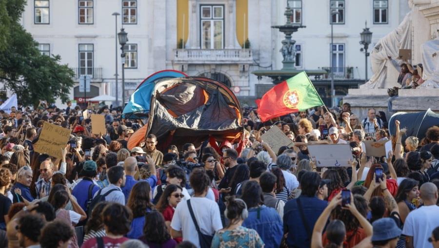 5617647192137609 rossio square