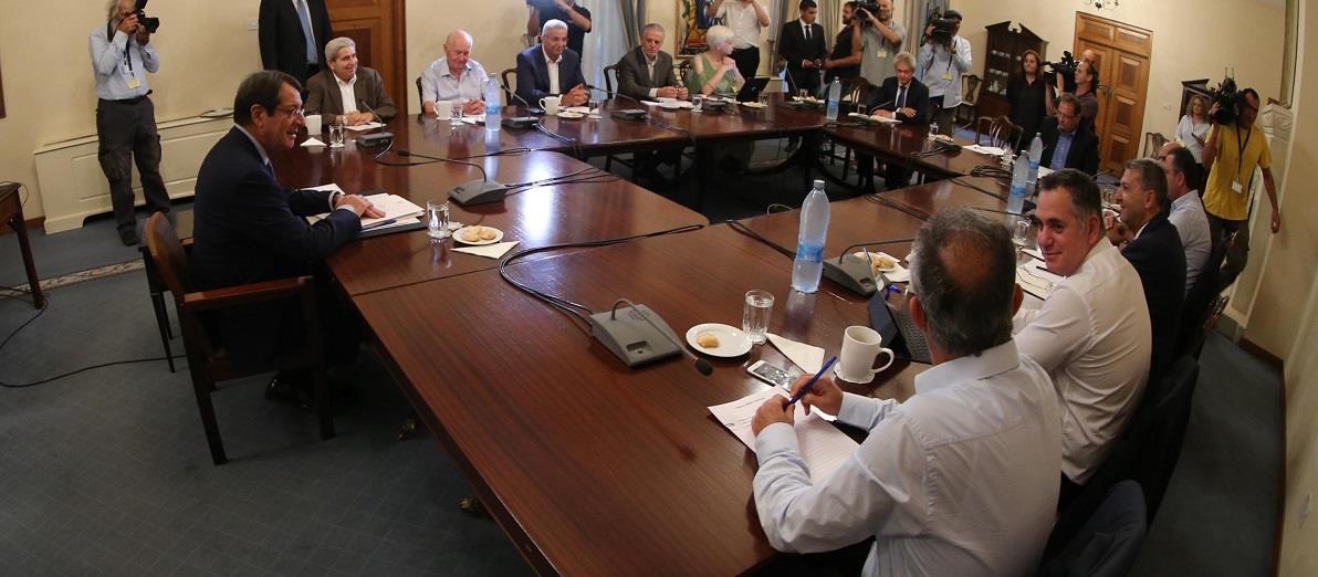 ΠΡΟΕΔΡΟΣ ΔΗΜΟΚΡΑΤΙΑΣ - ΕΘΝΙΚΟ ΣΥΜΒΟΥΛΙΟ