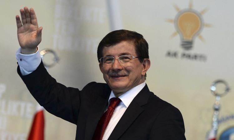 ΨΗΦΟΣ ΕΜΠΙΣΤΟΣΥΝΗΣ ΣΤΟΝ ΝΤΑΒΟΥΤΟΓΛΟΥ