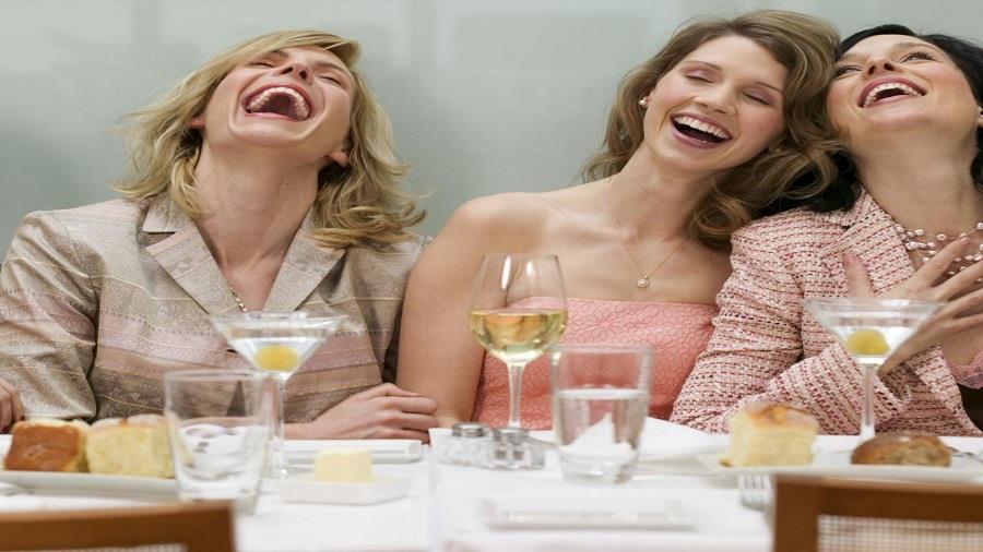 Women-laughing-