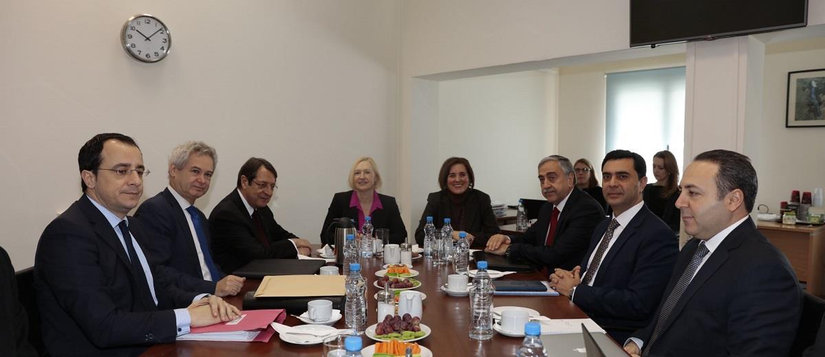 ΔΙΑΠΡΑΓΜΑΤΕΥΣΕΙΣ 