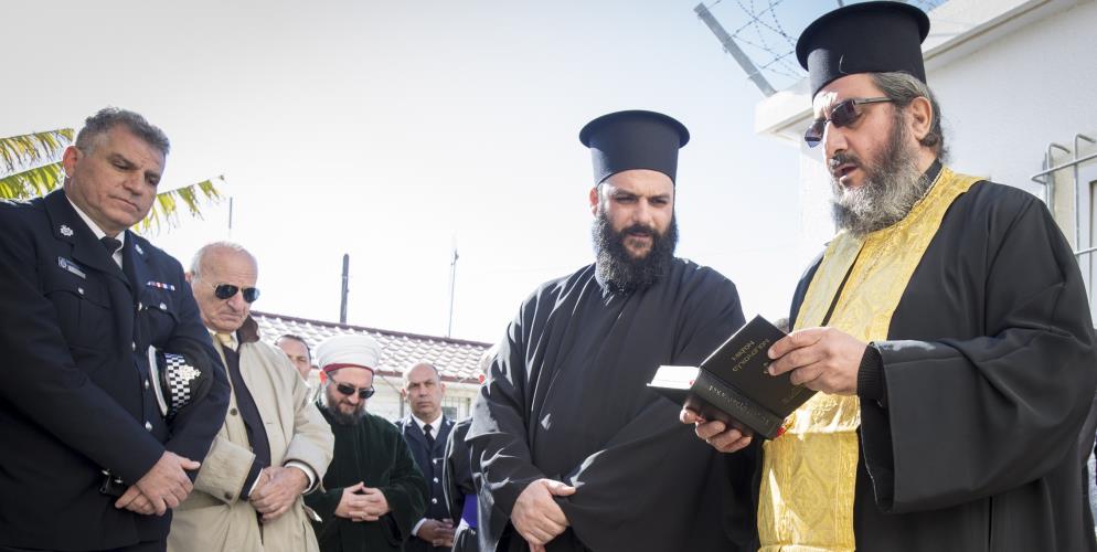 ΘΡΗΣΚΕΥΤΙΚΟΙ ΧΩΡΟΙ ΛΑΤΡΕΙΑΣ ΣΤΙΣ ΦΥΛΑΚΕΣ ΤΩΝ ΒΑΣΕΩΝ ΔΕΚΕΛΕΙΑΣ