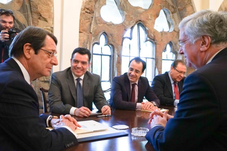 O Πρόεδρος της Δημοκρατίας κ. Νίκος Αναστασιάδης δέχεται τον Υπουργό Άμυνας του Ηνωμένου Βασιλείου κ. Michael Fallon.