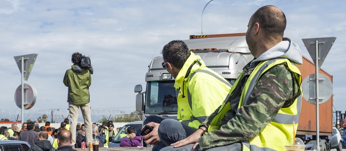 ΛΙΜΑΝΙ ΛΕΜΕΣΟΥ – ΜΕΤΑΦΟΡΕΙΣ