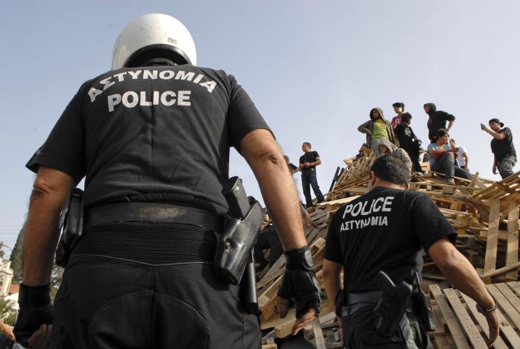 
Focal Length: 17mm
Optimize Image: Normal
Color Mode: Mode I (Adobe RGB)
Long Exposure NR: Off
High ISO NR: Off
2008/04/23 08:13:03.0
Exposure Mode: Manual
White Balance: Auto
Tone Comp.: Auto
JPEG (8-bit) Fine
Metering Mode: Center-Weighted
AF Mode: AF-S
Hue Adjustment: 0°
Image Size: Medium (2896 x 1944)
1/320 sec - F/9
Flash Sync Mode: Not Attached
Saturation: Auto
Color
Exposure Comp.: 0 EV
Sharpening: Auto
Lens: 17-55mm F/2.8 G
Sensitivity: ISO 250
Image Comment: PAVLOS VRIONIDES                    
[#End of Shooting Data Section]