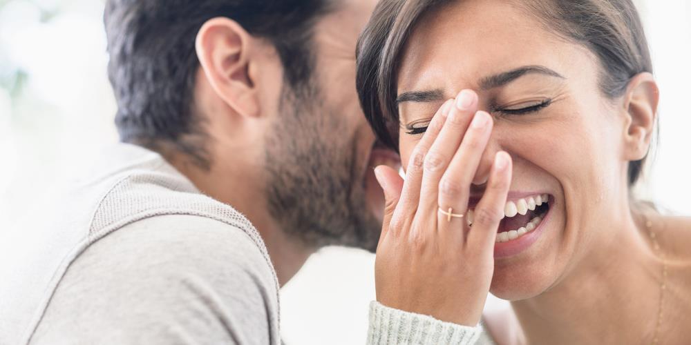 Μην ψάχνεις πολλά. Ο άντρας πρέπει να έχει χιούμορ, πάνω από όλα.