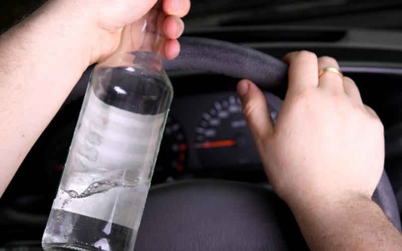 ΟΔΗΓΟΥΣΕ ΜΕΘΥΣΜΕΝΟΣ