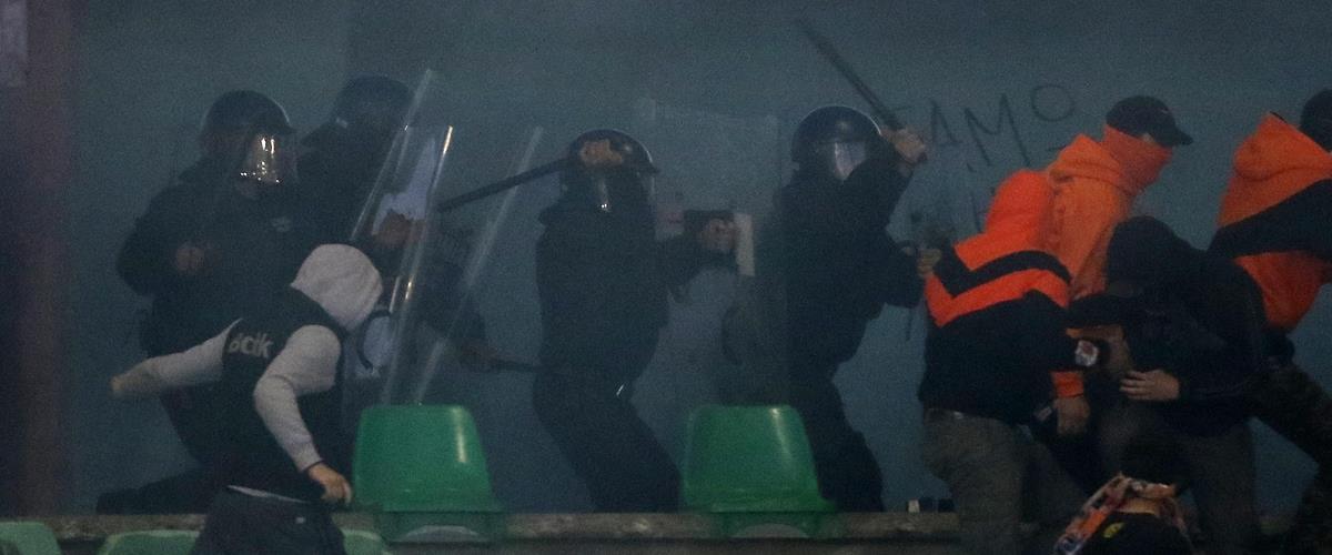 "Ντου" αστυνομικών στην κερκίδα του ΑΠΟΕΛ