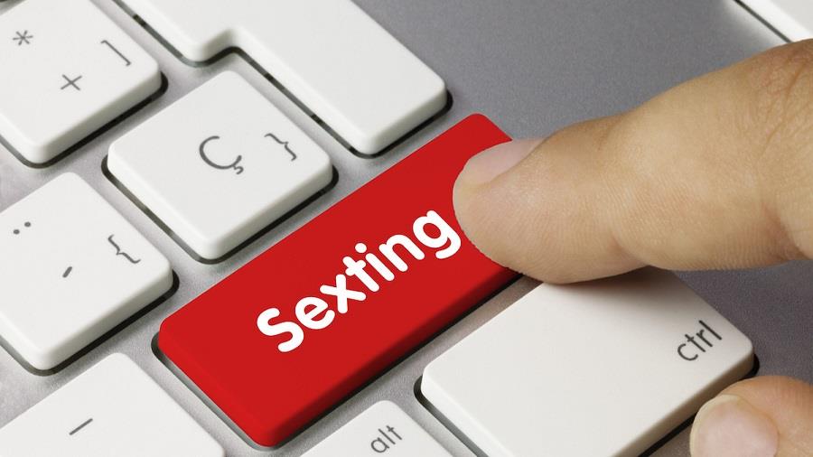 Sexting. Keyboard
