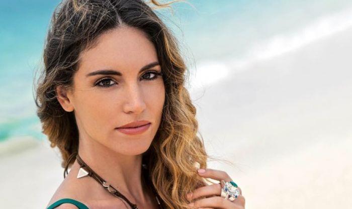 Αθηνά Οικονομάκου