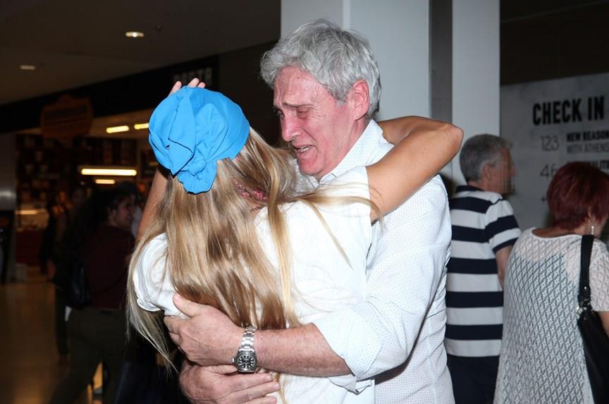 ΣΑΡΑ ΕΣΚΕΝΑΖΥ