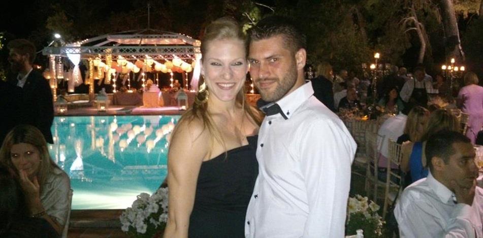 ΣΑΡΑ ΕΣΚΕΝΑΖΥ