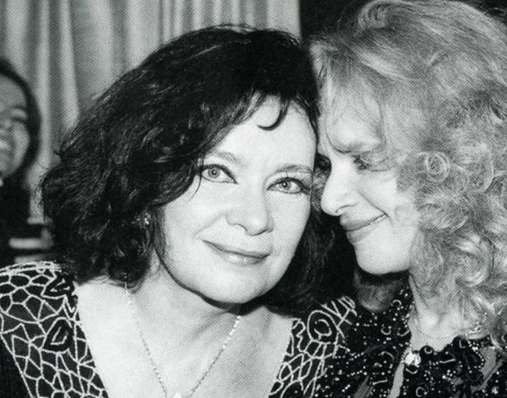 ΤΖΕΝΗ ΚΑΡΕΖΗ ΑΛΙΚΗ ΒΙΟΥΓΙΟΥΚΛΑΚΗ