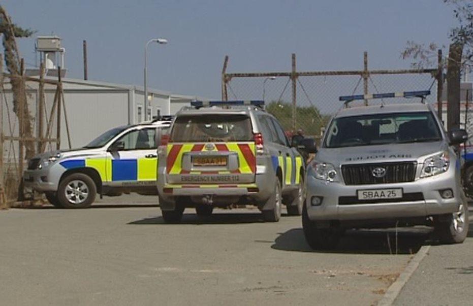 μητροκτόνος Βάσεις