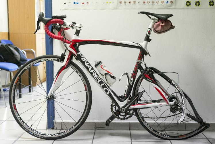 Την τελευταία του πνοή στην άσφαλτο ενώ ποδηλατούσε, άφησε τα ξημερώματα ο 33χρονος Παναγιώτης Χατζηνικόλα, όταν το ποδήλατο του παρασύρθηκε από αυτοκίνητο, με τον οδηγό να εγκαταλείπει τη σκηνή.