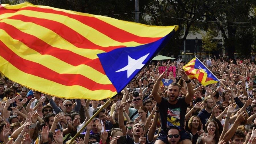 TOPSHOT-SPAIN-POLITICS-CATALONIA-REFERENDUM