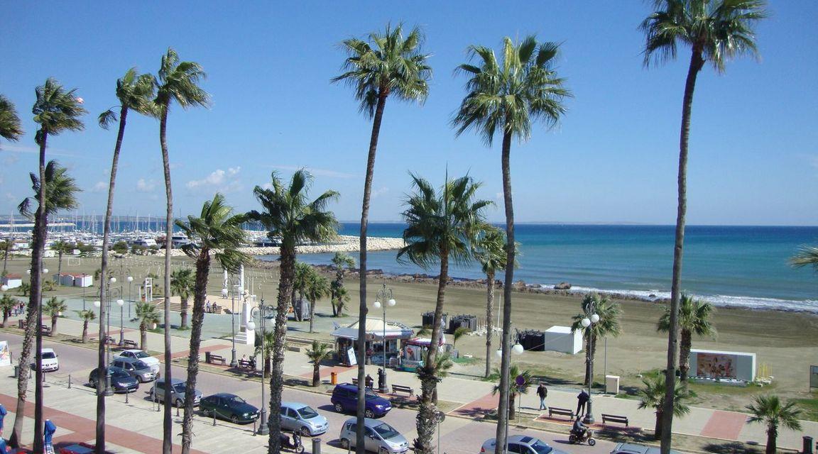 ΠΡΟΣΦΥΓΕΣ ΓΙΑ ΥΠΟΓΕΙΟΥΣ ΚΑΛΑΘΟΥΣ ΛΑΡΝΑΚΑ