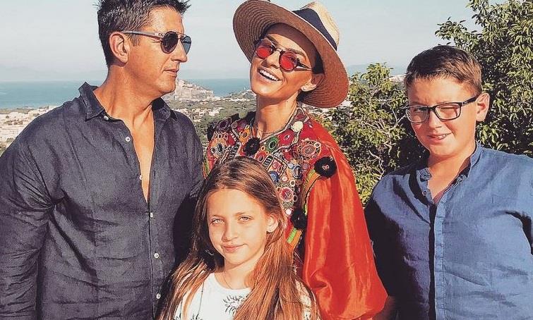 ΡΑΜΟΝΑ ΦΙΛΙΠ