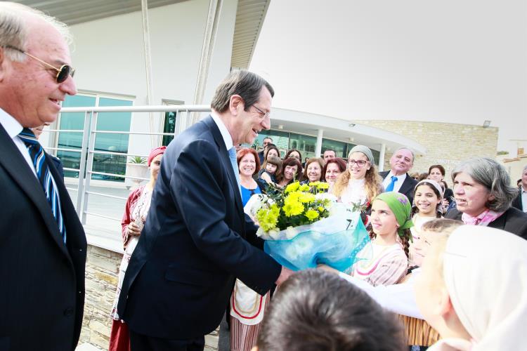 Ο Πρόεδρος της Δημοκρατίας κ. Νίκος Αναστασιάδης καταθέτει τον θεμέλιο λίθο για τη β’ φάση των έργων ανάπλασης και τοπιοτέχνησης στη Σκαρίνου, στο Κοινοτικό Συμβούλιο Σκαρίνου.