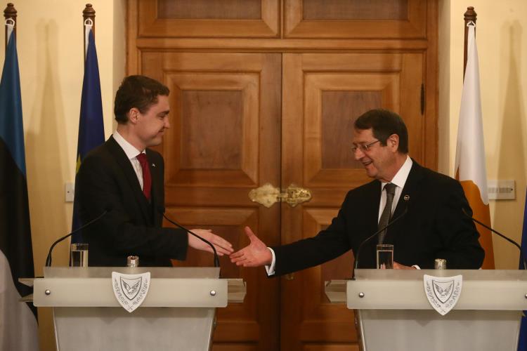 Ο Πρόεδρος της Δημοκρατίας κ. Νίκος Αναστασιάδης προβαίνει σε δηλώσεις στα ΜΜΕ μαζί με τον Πρωθυπουργό της Εσθονίας κ. Taavi Roivas.