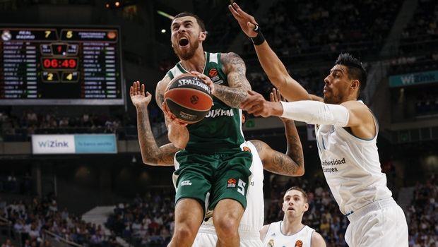 Το τετράποντο του Τζέισι Κάρολ στα 50'' για το τέλος αρκούσε για να χαρίσει στη Ρεάλ Μαδρίτης τη νίκη επί του Παναθηναϊκού Superfoods (81-74) στο τρίτο παιχνίδι των playoffs (2-1 η "Βασίλισσα")