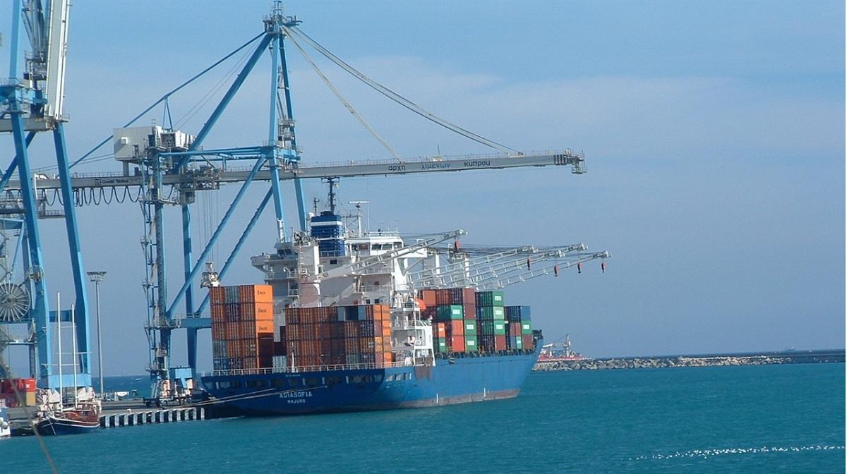 Cosco, DP World, APM Terminals και ICTSI ανάμεσα στους διεκδικητές του σταθμού εμπορευματοκιβωτίων