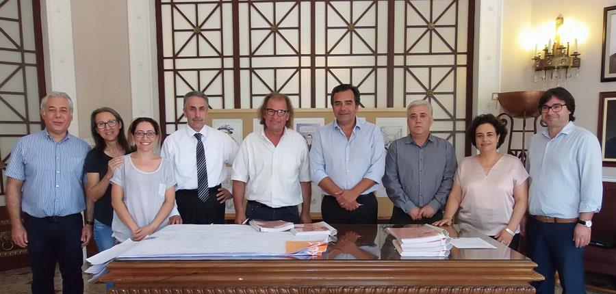 arxaiologikossymvolaia