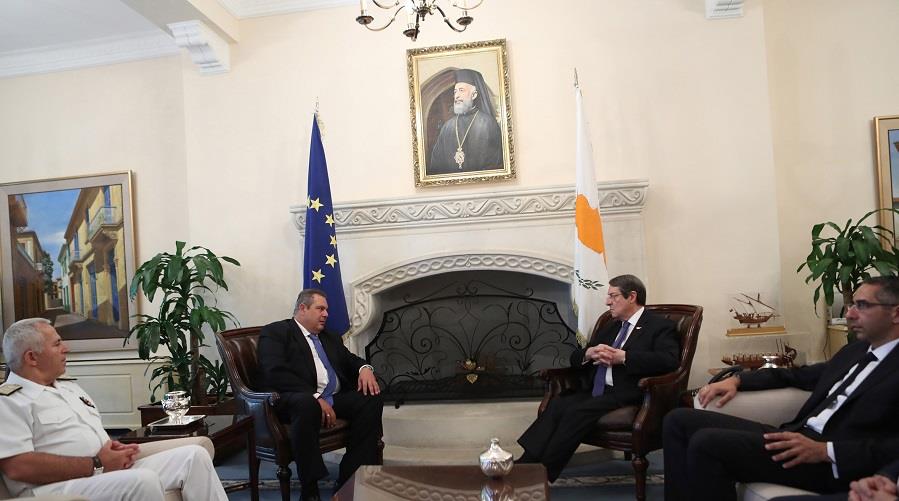 Ο Πρόεδρος της Δημοκρατίας κ. Νίκος Αναστασιάδης δέχεται τον Υπουργό Εθνικής Άμυνας της Ελλάδας κ. Πάνο Καμμένο, στο Προεδρικό Μέγαρο.