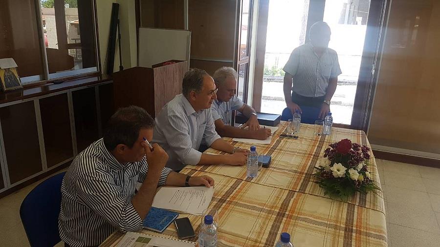 Την περιοχή του Ακάμα επισκέφτηκε σήμερα ο Υπουργός Γεωργίας, Αγροτικής Ανάπτυξης και Περιβάλλοντος κ. Κώστας Καδής για να συζητήσει με τους κοινοτάρχες της περιοχής τις εν εξελίξει πρωτοβουλίες της Κυβέρνησης για την ολοκληρωμένη διαχείριση της Χερσονήσου του Ακάμα