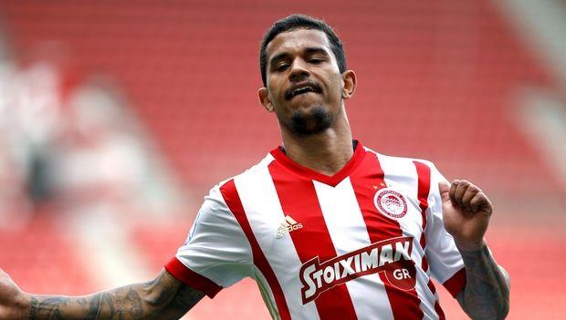 Αν και στην αρχή ήταν διστακτικός, ο Ολυμπιακός αποδέχθηκε την πρόταση της ΑΕΚ Λάρνακας για παραχώρηση του Ίγκορ με τη μορφή δανεισμού