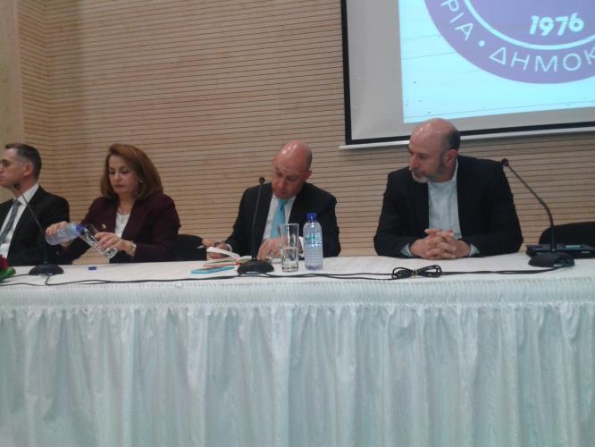 Το Δημοκρατικό Κόμμα θα στηρίξει την εφαρμογή του Γενικού Σχεδίου Υγείας και τις μεταρρυθμίσεις στον χώρο της υγείας δήλωσε ο πρόεδρος του ΔΗΚΟ Νικόλας Παπαδόπουλος. Το ΔΗΚΟ διοργάνωσε απόψε στην Πάφο ημερίδα με θέμα : Μεταρρύθμιση στο χώρο της Υγείας -Το ΔΗΚΟ κοντά στον πολίτη και τον ασθενή στην οποία κύριος ομιλητής ήταν ο Υπουργός Υγείας Δρ. Γιώργος Παμπορίδης.
