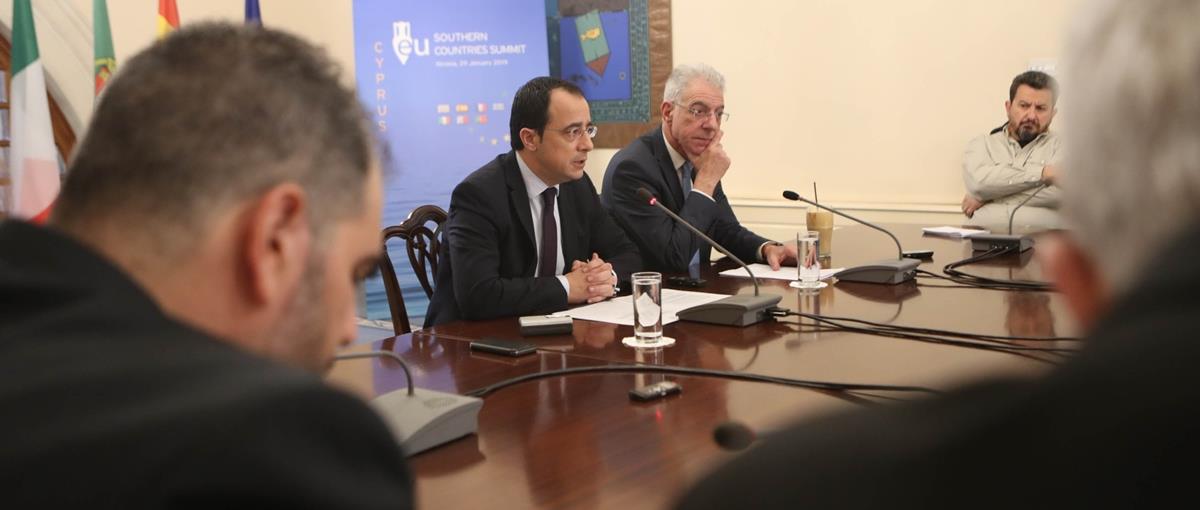 ΥΠ.ΕΞΩΤΕΡΙΚΩΝ - ΚΥΒΕΡΝΗΤΙΚΟΣ ΕΚΠΡΟΣΩΠΟΣ - ΣΥΝΕΝΤΕΥΞΗ ΤΥΠΟΥ - 5η ΣΥΝΟΔΟ ΚΟΡΥΦΗΣ