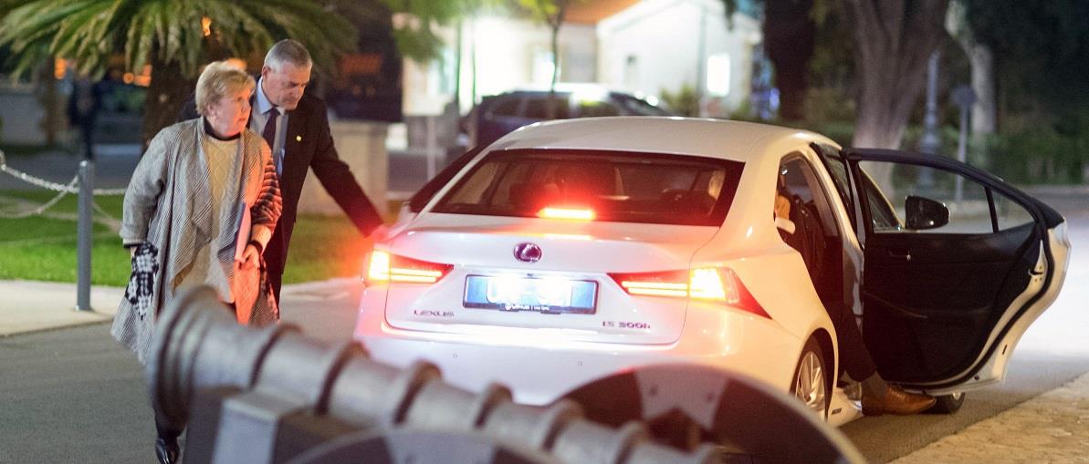 ΤΖΕΙΝ ΧΟΛ ΛΟΥΤ