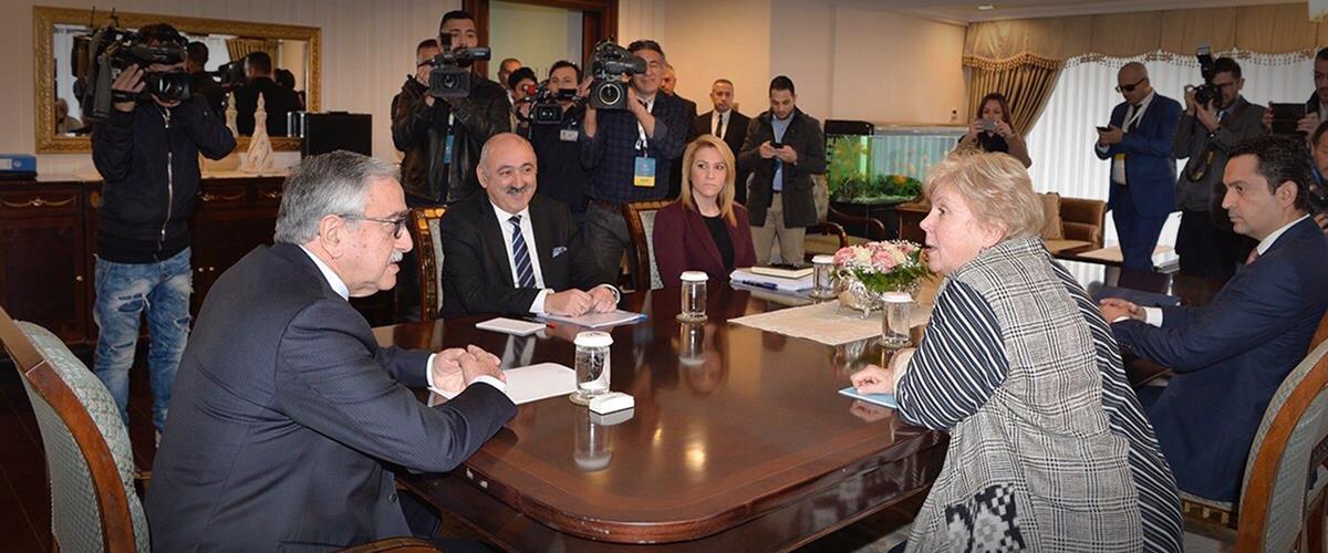 ΚΑΤΕΧΟΜΕΝΑ - Τ/Κ ΗΓΕΤΗΣ ΜΟΥΣΤΑΦΑ ΑΚΙΝΤΖΙ - ΤΖΕΙΝ ΧΟΛ ΛΟΥΤ - ΣΥΝΑΝΤΗΣΗ