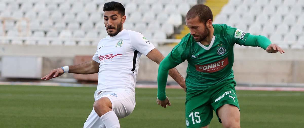 Η αντικατάσταση του τραυματία Λόρα άφησε την ομάδα του χωρίς καθαρόαιμους ακραίους αμυντικούς