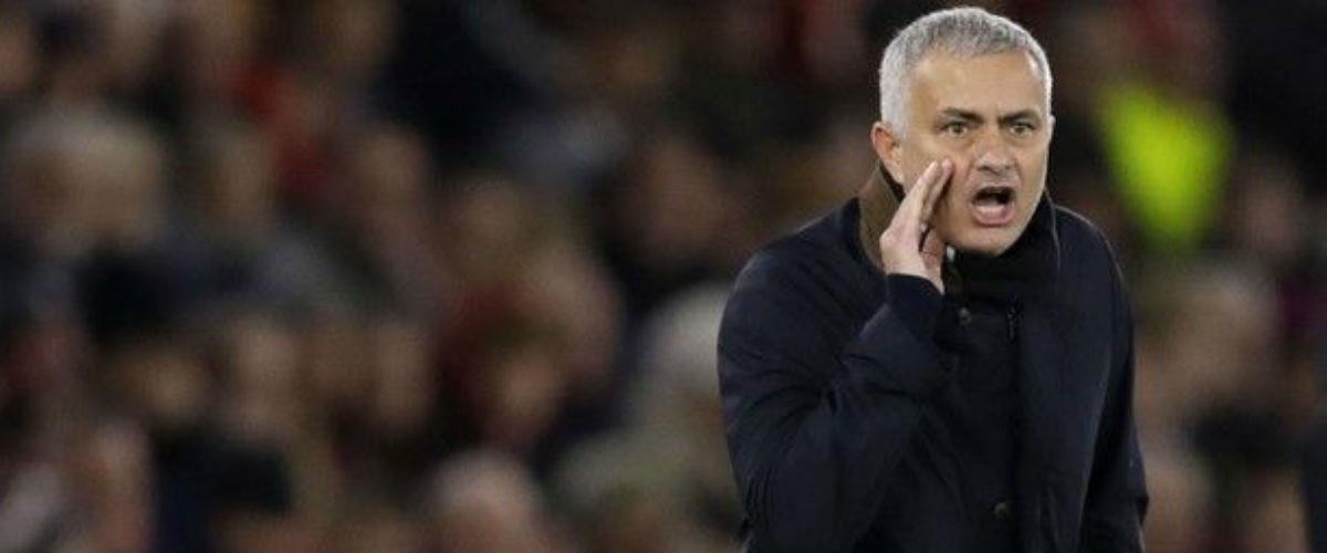 Η Μάντσεστερ Γιουνάιτεντ χρειάστηκε να βάλει βαθιά το χέρι στην τσέπη για να φύγει ο Ζοζέ Μουρίνιο καθώς έκανε γνωστό πως αποζημίωσε όλο το τεχνικό επιτελεί με το ποσό των 19.600.000 λιρών!