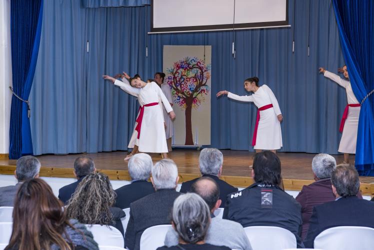 ΥΠΟΥΡΓΟΣ ΠΑΙΔΕΙΑΣ –  ΕΠΙΤΡΟΠΟΣ ΠΡΟΕΔΡΙΑΣ ΦΩΤΗΣ ΦΩΤΙΟΥ – ΜΑΘΗΤΕΣ ΣΧΟΛΕΙΩΝ ΤΟΥ ΡΙΖΟΚΑΡΠΑΣΟΥ
