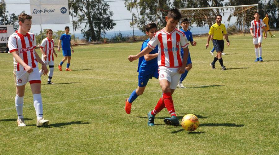 Ολοκληρώνεται σήμερα το 19o Ayia Napa Soccer Festival με ημιτελικούς, τελικούς και απονομές. Την Τρίτη (23/4) έγιναν οι τελικοί και οι απονομές για τις κατηγορίες Lions