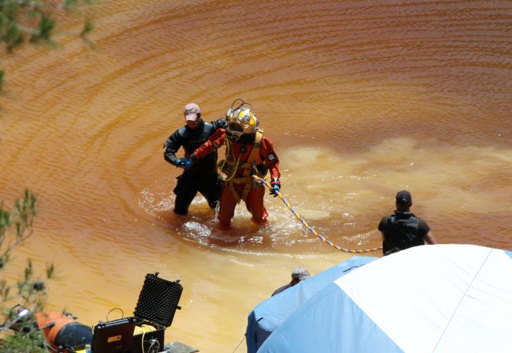 ΚΟΚΚΙΝΗ ΛΙΜΝΗ ΜΙΤΣΕΡΟ -  ΕΡΕΥΝΕΣ