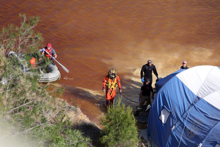 ΚΟΚΚΙΝΗ ΛΙΜΝΗ ΜΙΤΣΕΡΟ -  ΕΡΕΥΝΕΣ