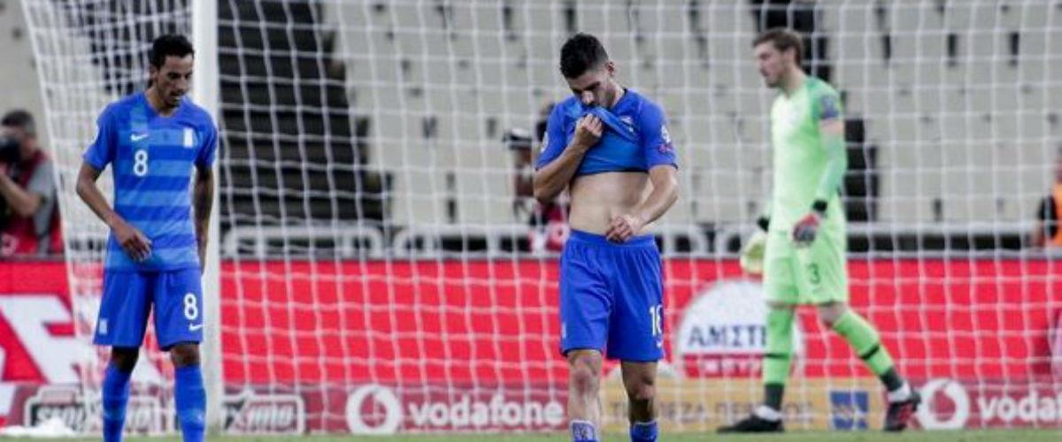 Ένα εφιαλτικό πρώτο ημίχρονο με τρία γκολ για την Ιταλία και μια Εθνική ομάδα σε πλήρη αποσύνθεση, έφεραν την ήττα στο ΟΑΚΑ (0-3). Κακό στήσιμο και πολλά προβλήματα η γαλανόλευκη, ξεχώρισε ο Μπάρκας