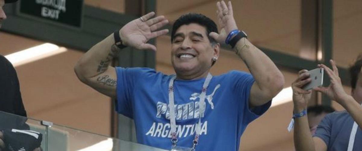 Ο Ντιέγκο Αρμάντο Μαραντόνα δεν μπόρεσε να συγκρατήσει τα νεύρα του και την αγανάκτησή του για την εικόνα και την ήττα της Αργεντινής από την Κολομβία με 2-0 για την πρώτη αγωνιστική του Copa America