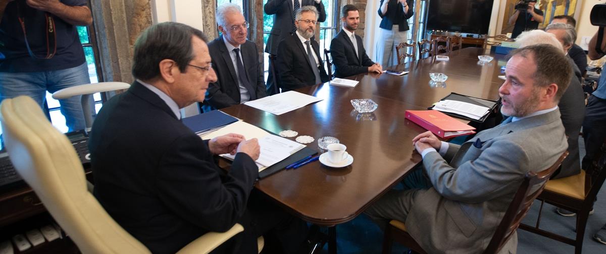 ΠΡΟΕΔΡΟΣ ΑΝΑΣΤΑΣΙΑΔΗΣ - ΒΡΕΤΑΝΟΣ ΥΠΟΥΡΓΟΣ ΕΥΡΩΠΗΣ