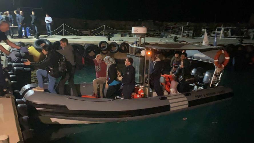 ΒΑΡΚΑ ΜΕ ΜΕΤΑΝΑΣΤΕΣ ΕΦΤΑΣΕ ΣΤΟ ΚΑΒΟ ΓΚΡΕΚΟ