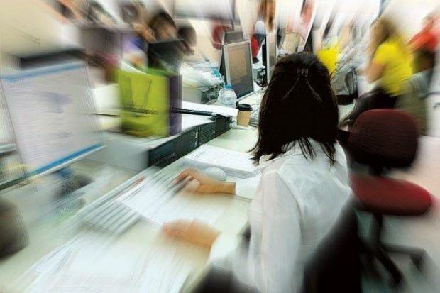 έκτακτους ωρομίσθιους 