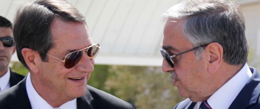 Την πρώτη από τις 6 συναντήσεις που θα έχουν εντός Νοεμβρίου πραγματοποιούν στις 6 το απόγευμα Αναστασιάδης - Ακκιντζί