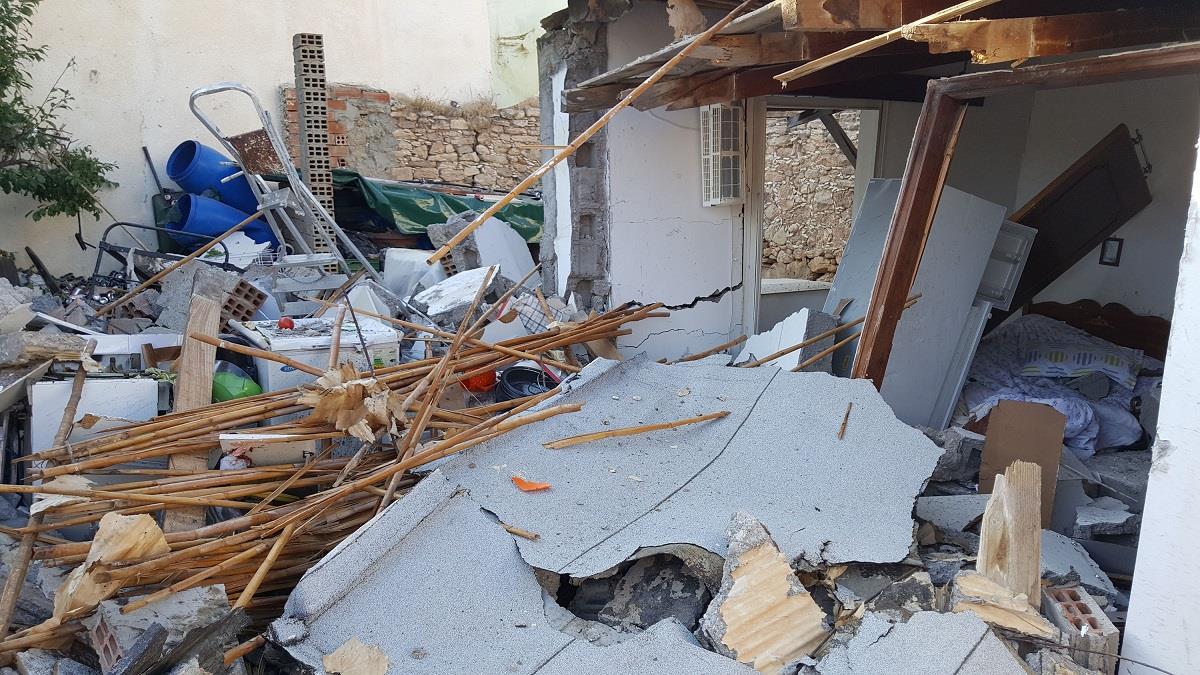 ΕΚΡΗΞΗ ΥΓΡΑΕΡΙΟΥ ΣΕ ΟΙΚΙΑ ΣΤΗΝ ΠΑΦΟ