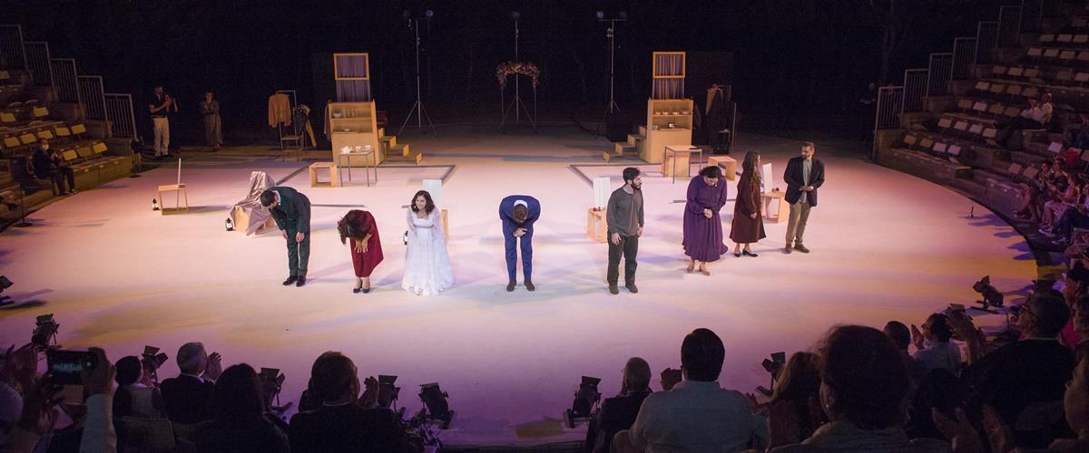 ΘΟΚ - ΔΟΘΗΚΕ Η ΠΡΕΜΙΕΡΑ ΤΗΣ ΘΕΑΤΡΙΚΗΣ ΠΑΡΑΣΤΑΣΗΣ "Η ΜΙΚΡΗ ΜΑΣ ΠΟΛΗ"