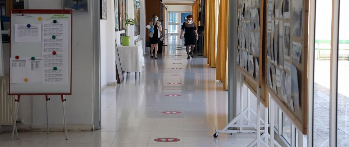 ΕΠΕΣΤΡΕΨΑΝ ΣΤΙΣ ΣΧΟΛΙΚΕΣ ΑΙΘΟΥΣΕΣ ΟΙ ΤΕΛΕΙΟΦΟΙΤΟΙ ΜΑΘΗΤΕΣ